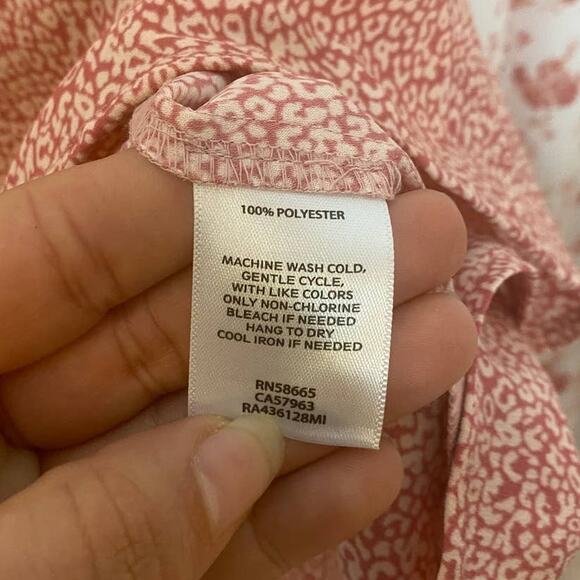 NEW Rachel Parcell Ruffle Detail Pink Floral Blouse Size Small Prairie Designer - Picture 6 of 7